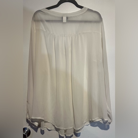 Torrid Sheer top Ivory Size 3 (22/24) GREAT CONDITION - Picture 2 of 5